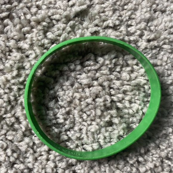 Green “Spoiled” silicone band - Picture 10 of 17